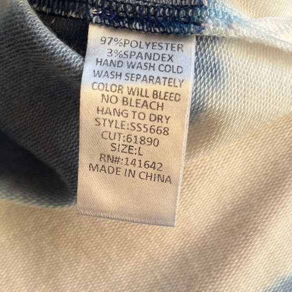 She + Sky Blue and White Long Sleeve Crewneck Top - Picture 5 of 5